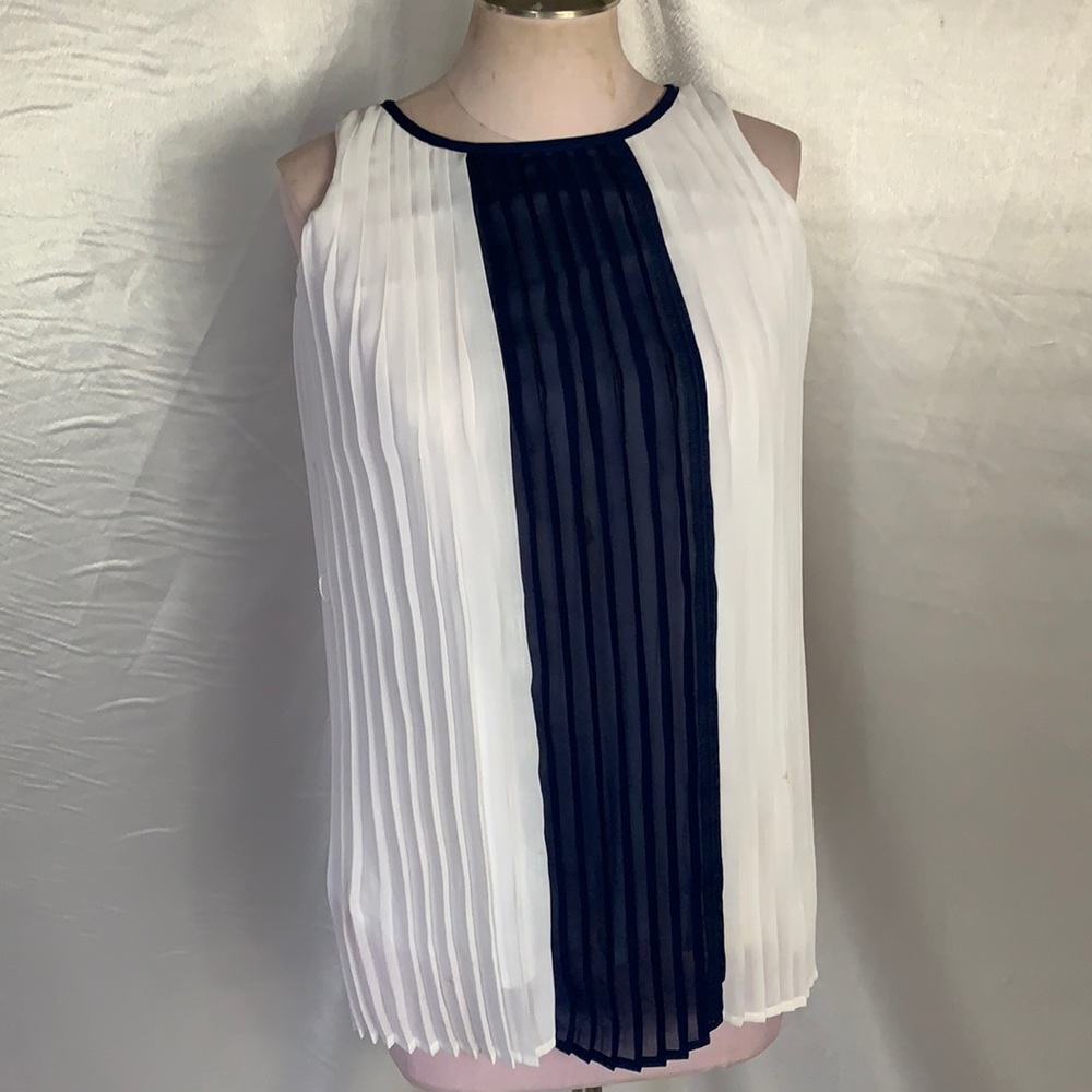 💙WHITE & BLUE PLEATED BLOUSE (TOMMY HILFIGER)